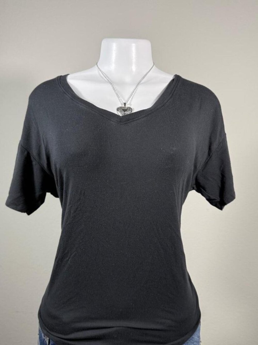 American Eagle t-shirt Soft & Sexy Black V-Neck XS